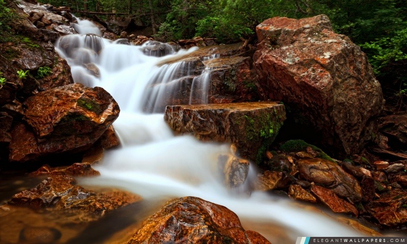 Belle exposition à long Forest Waterfall, Arrière-plans HD à télécharger