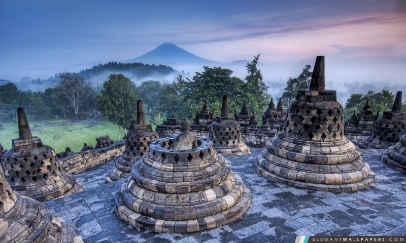 Le Hidden Temple bouddhiste de Borobudur au lever de soleil, Indonésie, Arrière-plans HD à télécharger
