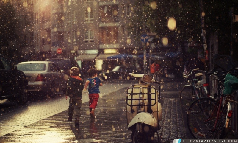 Enfants Courir sous la pluie, Arrière-plans HD à télécharger