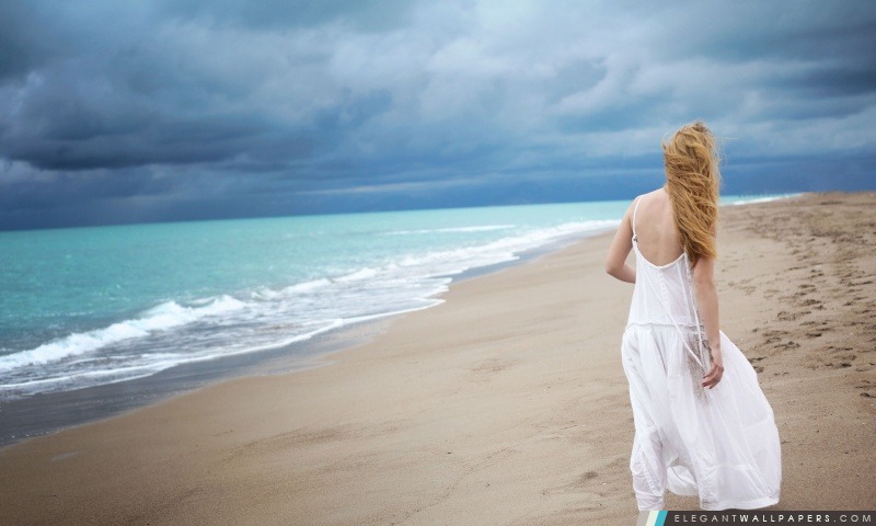 Femme blonde sur la plage, Arrière-plans HD à télécharger
