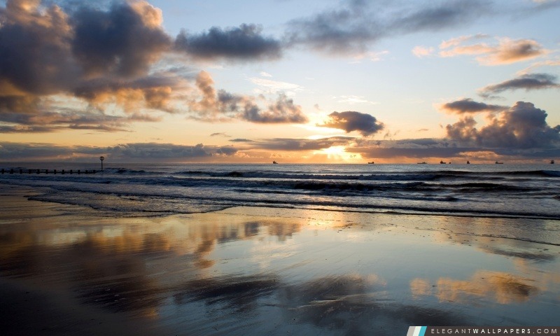 Nuages ​​se reflétant sur la plage, Arrière-plans HD à télécharger