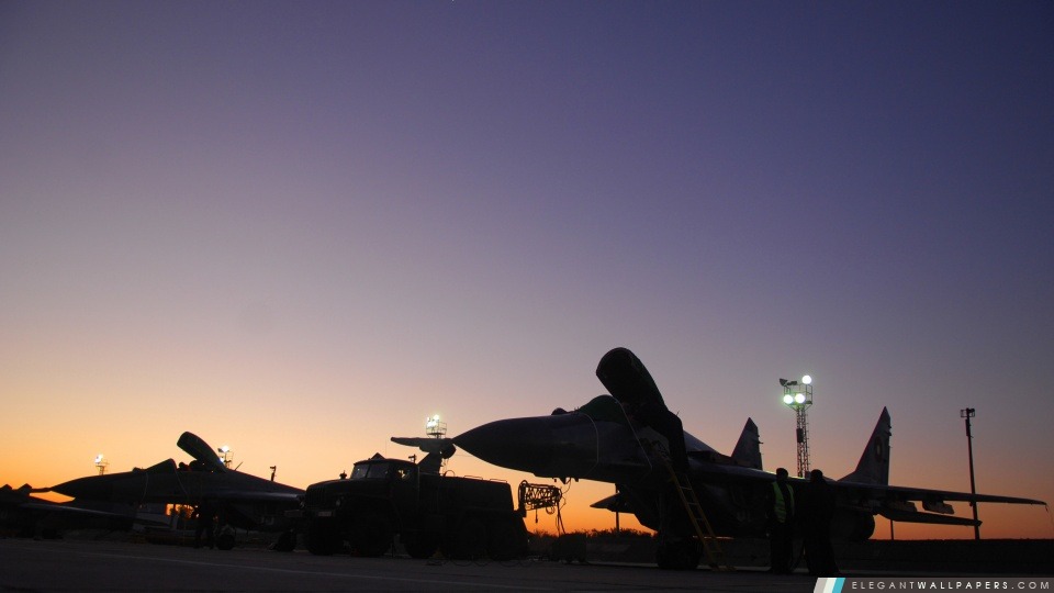MIG-29 au coucher du soleil, Arrière-plans HD à télécharger